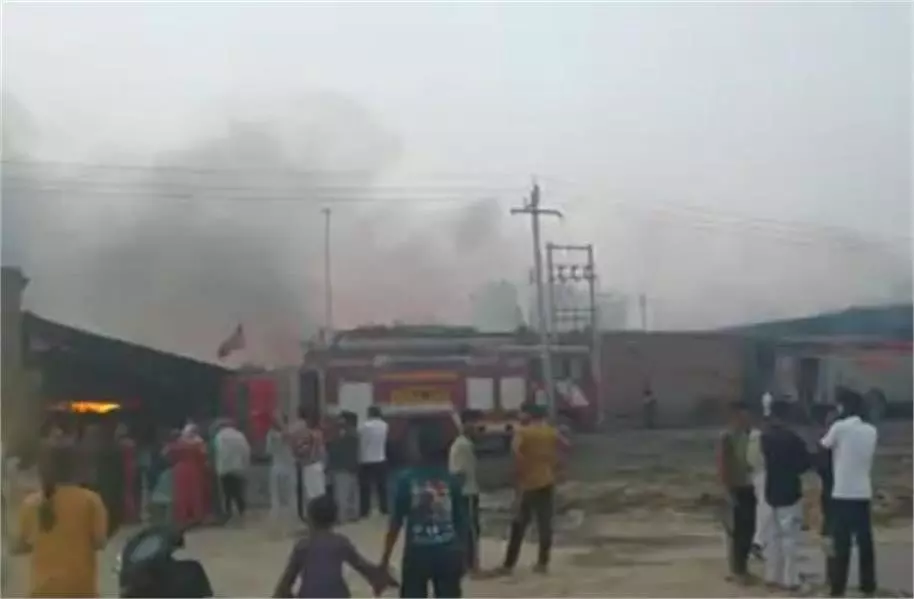Haryana: फैक्ट्री में लगी भीषण आग, जिंदा जला युवक Haryana: फैक्ट्री में लगी भीषण आग, जिंदा जला युवक