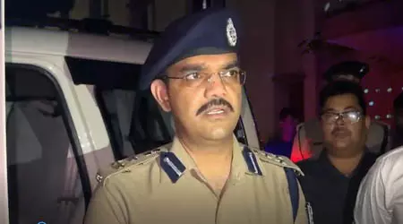 बिहार के बेतिया पुलिस लाइन में सिपाही ने साथी जवान को मारी 11 गोलियां, मौके पर हुई मौत बिहार के बेतिया पुलिस लाइन में सिपाही ने साथी जवान को मारी 11 गोलियां, मौके पर हुई मौत