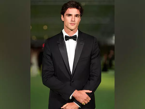 Jacob Elordi ने कहा- वुदरिंग हाइट्स के निर्देशक द्वारा उन्हें संदेश भेजे जाने से पहले वे एक ब्रेक लेने जा रहे थे Jacob Elordi ने कहा- वुदरिंग हाइट्स के निर्देशक द्वारा उन्हें संदेश भेजे जाने से पहले वे एक ब्रेक लेने जा रहे थे