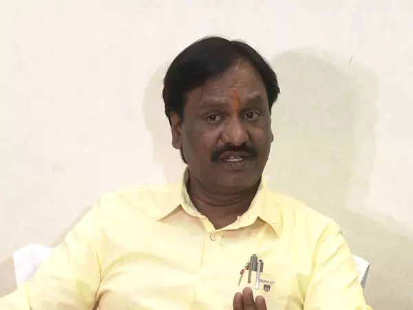 राज और उद्धव ठाकरे भाई हैं और उनकी राजनीति अलग-अलग है, TV पर बातचीत नहीं हो सकती: अंबादास दानवे राज और उद्धव ठाकरे भाई हैं और उनकी राजनीति अलग-अलग है, TV पर बातचीत नहीं हो सकती: अंबादास दानवे