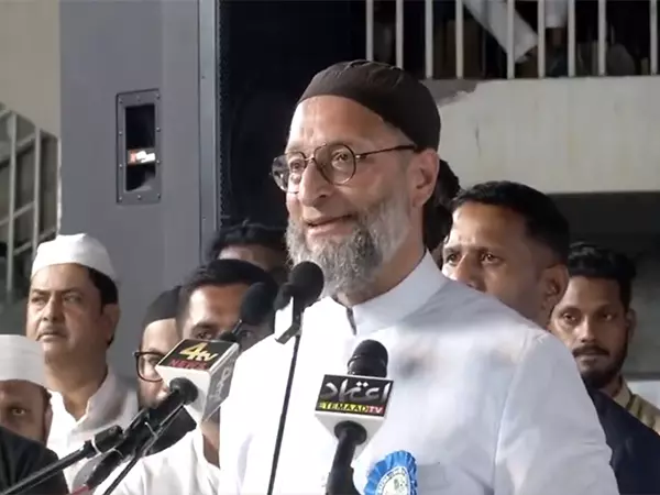 भाजपा न्यायालय को धार्मिक युद्ध की धमकी दे रही है: निशिकांत दुबे की SC टिप्पणी पर असदुद्दीन ओवैसी भाजपा न्यायालय को धार्मिक युद्ध की धमकी दे रही है: निशिकांत दुबे की SC टिप्पणी पर असदुद्दीन ओवैसी