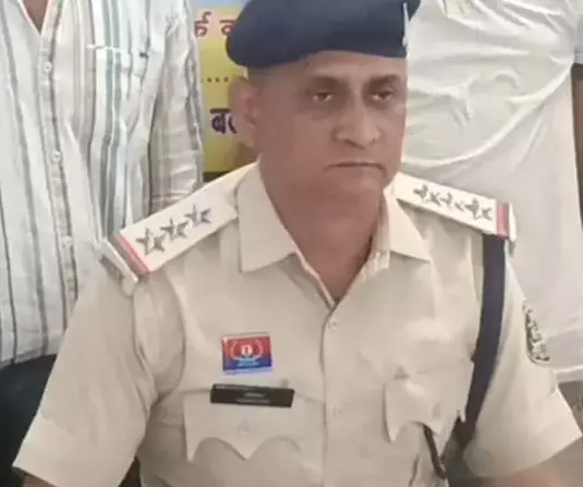 थाना प्रभारी ने छेड़छाड़ मामले की जांच में नहीं दिखाई गंभीरता, सस्पेंड थाना प्रभारी ने छेड़छाड़ मामले की जांच में नहीं दिखाई गंभीरता, सस्पेंड