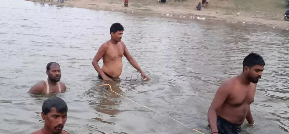 डैम में डूबने से दो बच्चों की मौत, गांव में पसरा मातम, जानिए कैसे मौत के मुंह में समाए डैम में डूबने से दो बच्चों की मौत, गांव में पसरा मातम, जानिए कैसे मौत के मुंह में समाए