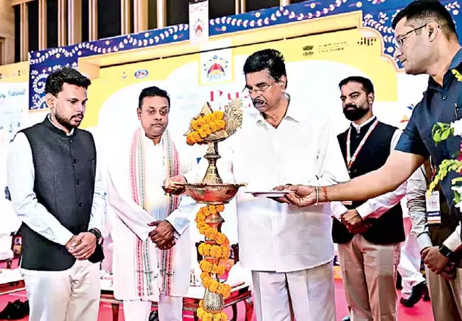 किसी भी परिस्थिति में संस्कृति की उपेक्षा नहीं की जानी चाहिए : Governor किसी भी परिस्थिति में संस्कृति की उपेक्षा नहीं की जानी चाहिए : Governor
