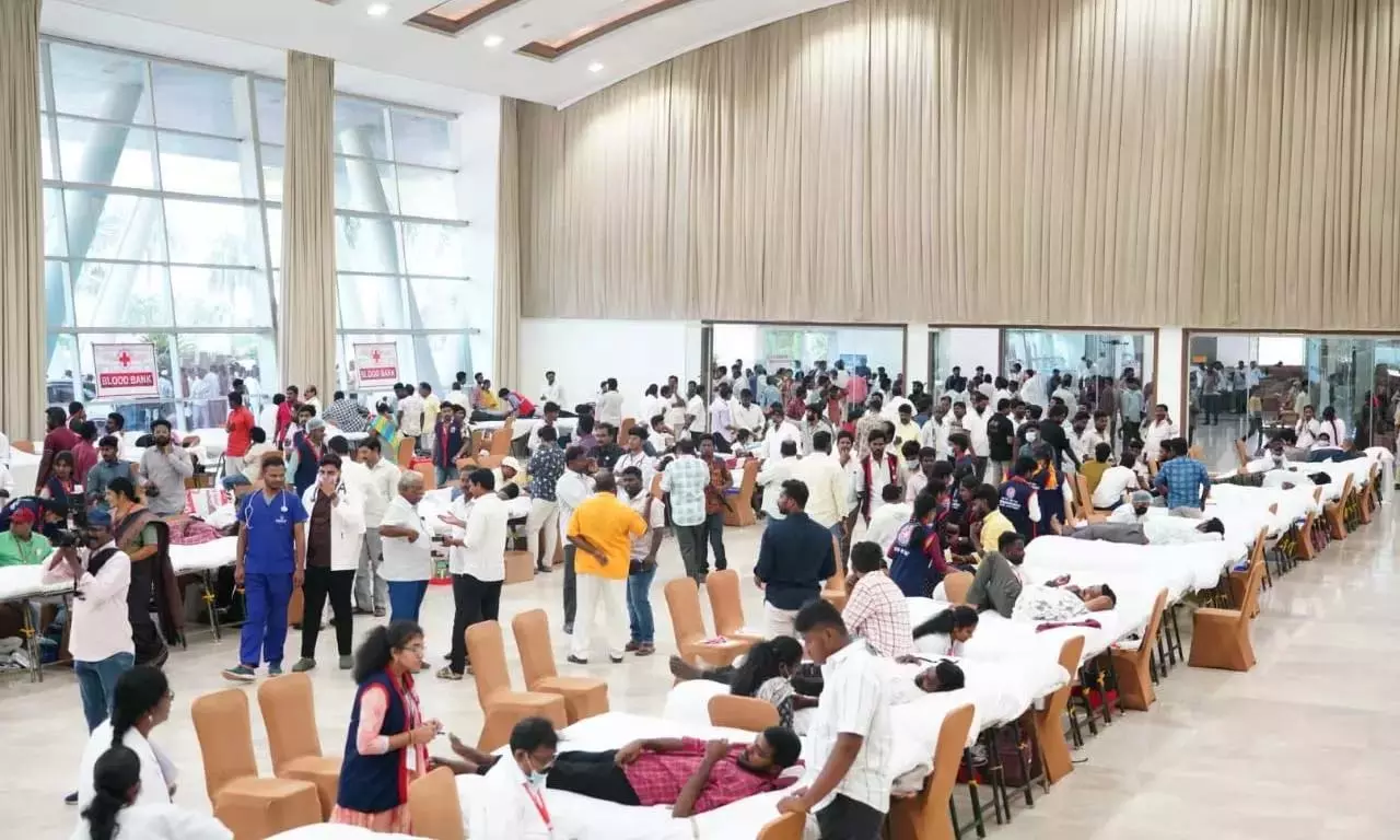 AP: वेमिरेड्डी के जन्मदिन पर रिकॉर्ड तोड़ रक्तदान अभियान चलाया गया AP: वेमिरेड्डी के जन्मदिन पर रिकॉर्ड तोड़ रक्तदान अभियान चलाया गया