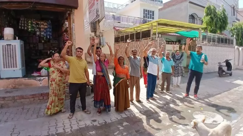 Haryana : भिवानी निवासियों ने दूषित जलापूर्ति के खिलाफ किया प्रदर्शन Haryana : भिवानी निवासियों ने दूषित जलापूर्ति के खिलाफ किया प्रदर्शन