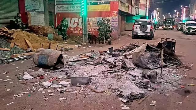मुर्शिदाबाद में पिता-पुत्र हत्याकांड: मुख्य आरोपी गिरफ्तार मुर्शिदाबाद में पिता-पुत्र हत्याकांड: मुख्य आरोपी गिरफ्तार