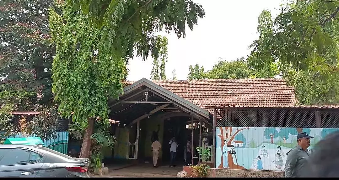 Pune: 17 वर्षीय किशोर ने लिफ्ट में महिला से छेड़छाड़ की, किशोर सुधार गृह भेजा गया Pune: 17 वर्षीय किशोर ने लिफ्ट में महिला से छेड़छाड़ की, किशोर सुधार गृह भेजा गया