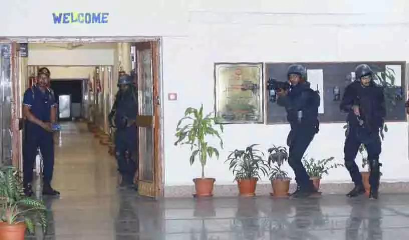 Telangana ऑक्टोपस पुलिस द्वारा रेल निलयम में मॉक ड्रिल का आयोजन किया Telangana ऑक्टोपस पुलिस द्वारा रेल निलयम में मॉक ड्रिल का आयोजन किया