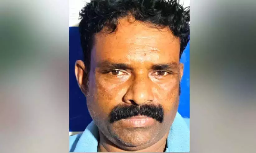 कप्पा के आरोप के बाद निर्वासित व्यक्ति कानून का उल्लंघन करते हुए घर लौटा, पुलिस ने किया गिरफ्तार कप्पा के आरोप के बाद निर्वासित व्यक्ति कानून का उल्लंघन करते हुए घर लौटा, पुलिस ने किया गिरफ्तार