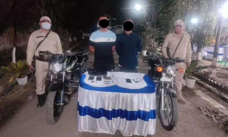 Manipur: थौबल जिले में हथियारों की बड़ी खेप बरामद, इंफाल पश्चिम में दो गिरफ्तार Manipur: थौबल जिले में हथियारों की बड़ी खेप बरामद, इंफाल पश्चिम में दो गिरफ्तार