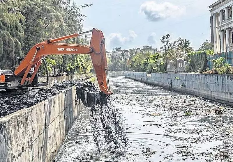 पुणे मानसून के लिए तैयार: PMC सीवेज-सफाई वाहनों पर ₹95 करोड़ खर्च करेगी पुणे मानसून के लिए तैयार: PMC सीवेज-सफाई वाहनों पर ₹95 करोड़ खर्च करेगी
