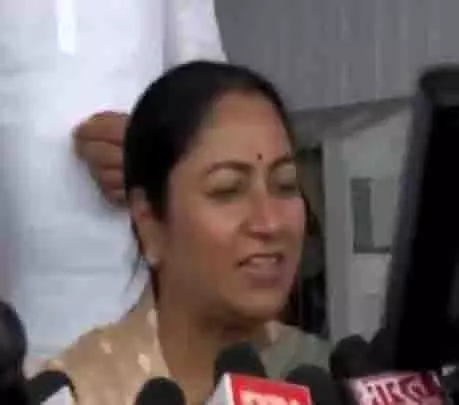 दिल्ली के CM ने जीपीएस युक्त 1,111 पानी की टंकियों को दिखाई हरी झंडी दिल्ली के CM ने जीपीएस युक्त 1,111 पानी की टंकियों को दिखाई हरी झंडी