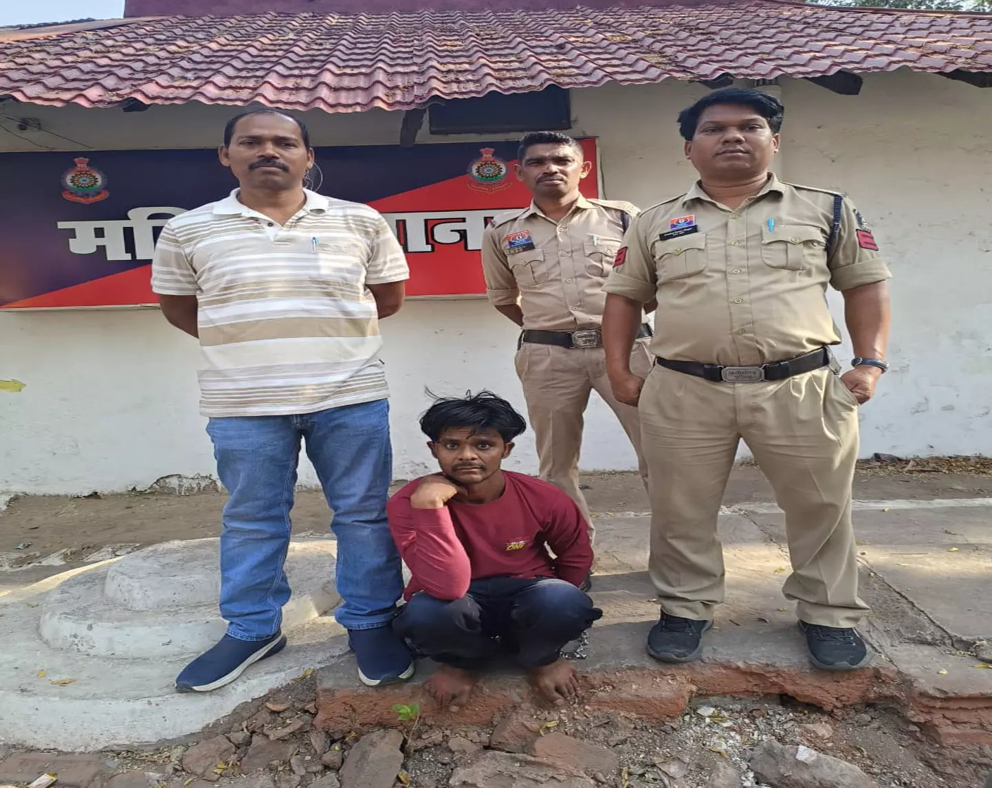 CG: शादी का झांसा देकर शोषण करने वाला आरोपी गिरफ्तार CG: शादी का झांसा देकर शोषण करने वाला आरोपी गिरफ्तार