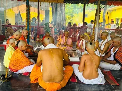 रतनपुर में 31 बटुकों का भव्य उपनयन संस्कार सम्पन्न रतनपुर में 31 बटुकों का भव्य उपनयन संस्कार सम्पन्न