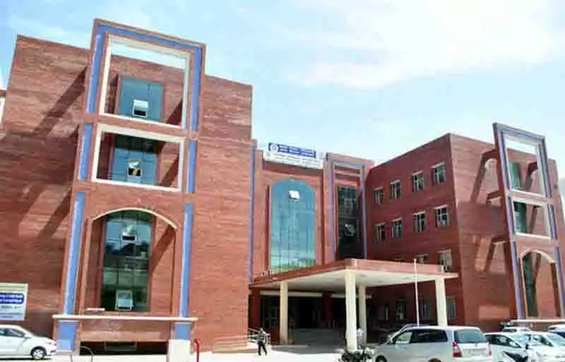 MC ने 48 सील की गई अवैध इमारतों की स्थिति की जांच के लिए शिकंजा कसा MC ने 48 सील की गई अवैध इमारतों की स्थिति की जांच के लिए शिकंजा कसा