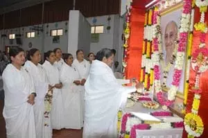 ब्रह्माकुमारीज की दिवंगत मुख्य प्रशासिका दादी रतनमोहिनी जी को श्रध्दांजलि दी ब्रह्माकुमारीज की दिवंगत मुख्य प्रशासिका दादी रतनमोहिनी जी को श्रध्दांजलि दी