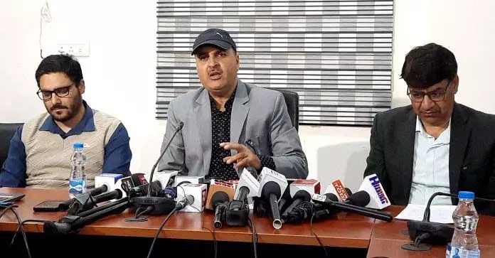 ACB ने जम्मू-कश्मीर के पूर्व PM के पोते के खिलाफ अवैध निर्माण का मामला दर्ज किया ACB ने जम्मू-कश्मीर के पूर्व PM के पोते के खिलाफ अवैध निर्माण का मामला दर्ज किया