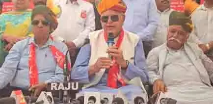 समुदायों के बीच नफरत के कारण मुर्शिदाबाद में हिंसा हुई: Farooq Abdullah समुदायों के बीच नफरत के कारण मुर्शिदाबाद में हिंसा हुई: Farooq Abdullah