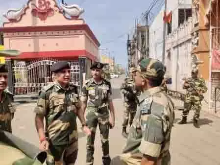 दंगा प्रभावित मुर्शिदाबाद में महिलाओं के लिए BSF रक्षक बनकर आई: NCW chief दंगा प्रभावित मुर्शिदाबाद में महिलाओं के लिए BSF रक्षक बनकर आई: NCW chief