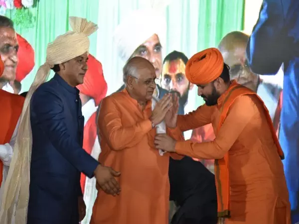 CM भूपेन्द्र पटेल अहमदाबाद में रबारी समुदाय के सामूहिक विवाह में हुए शामिल CM भूपेन्द्र पटेल अहमदाबाद में रबारी समुदाय के सामूहिक विवाह में हुए शामिल
