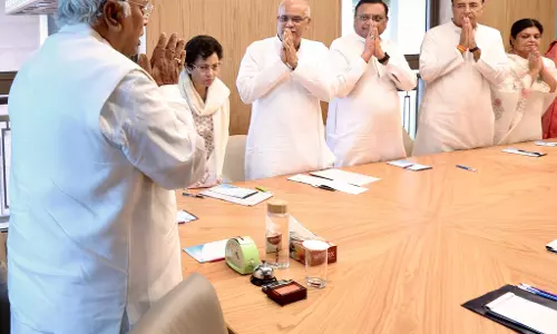 खड़गे ने AICC के सभी जनरल सेक्रेटरी की ली बैठक, भूपेश बघेल हुए शामिल
