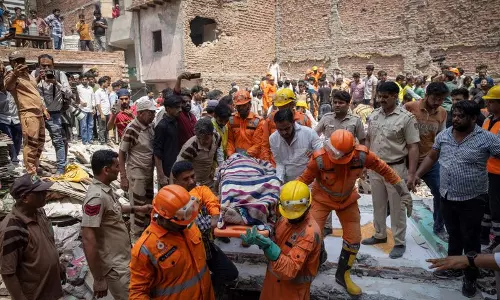 दिल्ली में इमारत ढहने से 11 लोगों की मौत