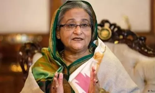 शेख हसीना की बढ़ सकती हैं मुश्किलें, बांग्लादेश ने इंटरपोल से रेड कॉर्नर नोटिस जारी करने का किया अनुरोध शेख हसीना की बढ़ सकती हैं मुश्किलें, बांग्लादेश ने इंटरपोल से रेड कॉर्नर नोटिस जारी करने का किया अनुरोध