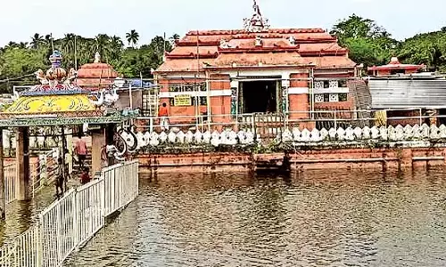 Odisha: चंदनयात्रा के दौरान पटाखों पर प्रतिबंध Odisha: चंदनयात्रा के दौरान पटाखों पर प्रतिबंध