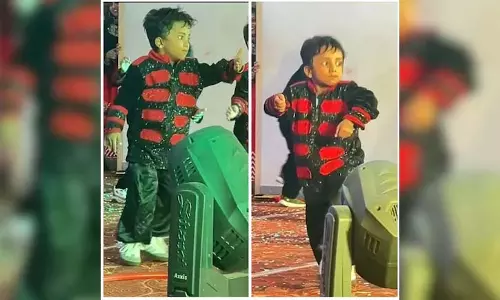 स्कूल फंक्शन में बच्चे ने किया ऐसा डांस, जमकर वायरल हुआ VIDEO