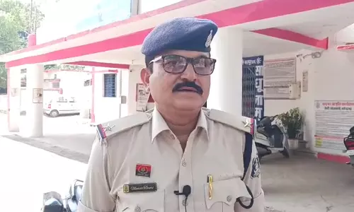 रेलवे स्टेशन परिसर में सुसाइड, बेटी की शादी कर लापता था मृतक रेलवे स्टेशन परिसर में सुसाइड, बेटी की शादी कर लापता था मृतक