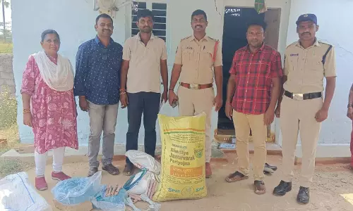 Telangana: थाना घनपुर में अवैध विस्फोटक जब्त, दो गिरफ्तार Telangana: थाना घनपुर में अवैध विस्फोटक जब्त, दो गिरफ्तार