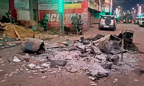 मुर्शिदाबाद में पिता-पुत्र हत्याकांड: मुख्य आरोपी गिरफ्तार मुर्शिदाबाद में पिता-पुत्र हत्याकांड: मुख्य आरोपी गिरफ्तार