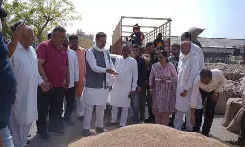 Haryana : स्पीकर कल्याण ने गेहूं खरीद प्रक्रिया की समीक्षा की Haryana : स्पीकर कल्याण ने गेहूं खरीद प्रक्रिया की समीक्षा की
