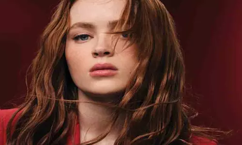 Sadie Sink ने बाल कलाकार के तौर पर अपने अपरंपरागत अनुभव पर बात की