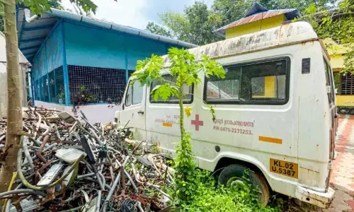 जिम्मेदारी लेने वाला कोई नहीं है; एरूर ग्राम पंचायत में एम्बुलेंस एक दायित्व बन गई