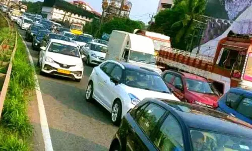 कोराट्टी में यातायात की समस्या बदतर होती जा रही है; यात्री बहुत परेशान