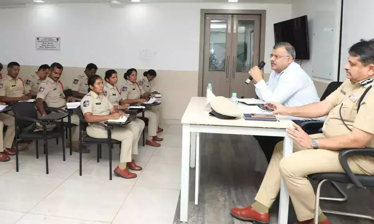 Telangana: डीजीपी ने पुलिस कर्मियों के सामूहिक प्रयासों को श्रेय दिया