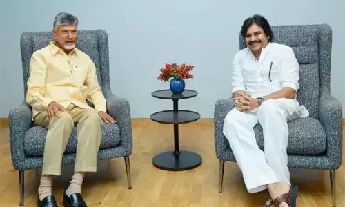 अतुलनीय चंद्राबाबू को जन्मदिन की हार्दिक शुभकामनाएं: Pawan Kalyan