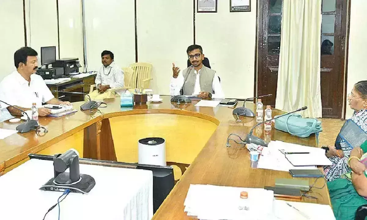 Andhra: ई-कचरा संग्रहण के बारे में सभी को जागरूक होना चाहिए Andhra: ई-कचरा संग्रहण के बारे में सभी को जागरूक होना चाहिए