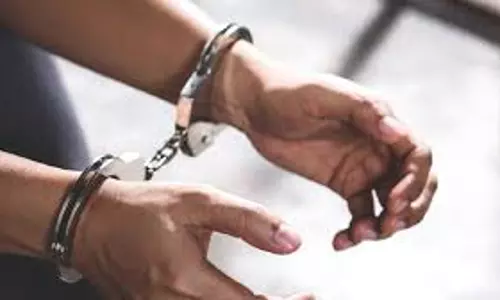 Dehradun: लड़की के चक्कर में चलाई थी दोस्त पर गोली, एक आरोपी अरेस्ट Dehradun: लड़की के चक्कर में चलाई थी दोस्त पर गोली, एक आरोपी अरेस्ट