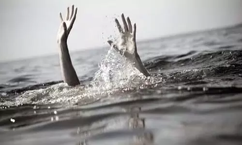 Maharashtra : पालघर में अनियमित जलाशयों में तैरने के बाद अलग-अलग घटनाओं में 2 की मौत Maharashtra : पालघर में अनियमित जलाशयों में तैरने के बाद अलग-अलग घटनाओं में 2 की मौत
