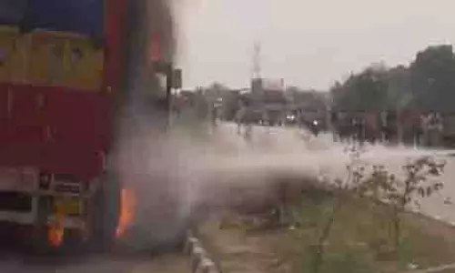 Buxar के पास पटना-दिल्ली राष्ट्रीय राजमार्ग पर ट्रक में लग गई आग Buxar के पास पटना-दिल्ली राष्ट्रीय राजमार्ग पर ट्रक में लग गई आग