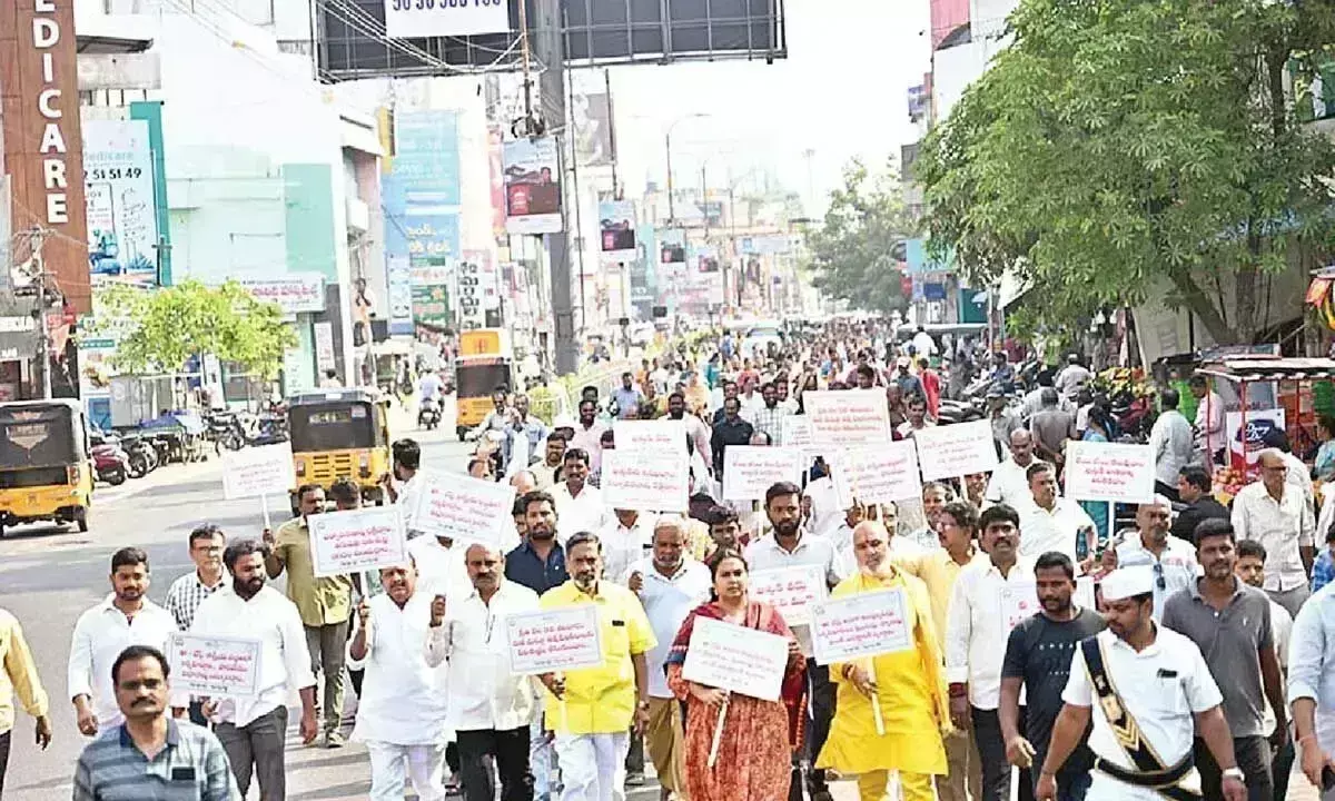 नगर निगम प्रमुख ने जनता से ई-कचरा कर्मचारियों को सौंपने का आग्रह किया नगर निगम प्रमुख ने जनता से ई-कचरा कर्मचारियों को सौंपने का आग्रह किया