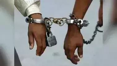 Amethi में अवैध हथियार फैक्ट्री पकड़ी गई, दो आरोपी हिरासत में Amethi में अवैध हथियार फैक्ट्री पकड़ी गई, दो आरोपी हिरासत में