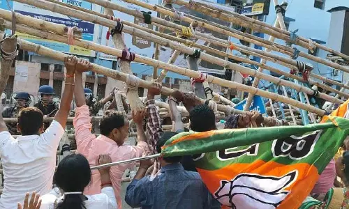 Dinajpur के बालुरघाट कस्बे में पुलिस के साथ झड़प में भाजपा का विरोध मार्च समाप्त