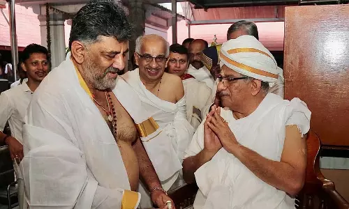 D K Shivakumar ने दक्षिण कन्नड़ में मंजुनाथेश्वर स्वामी मंदिर का दौरा किया