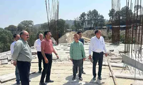 Himachal: अधिकारियों से कहा, नए बस स्टैंड का निर्माण समय पर पूरा किया जाए