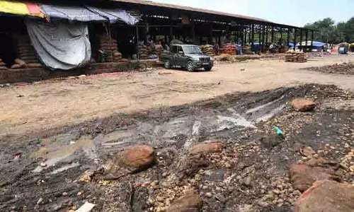 Chandigarh: सेक्टर 26 मंडी से अवैध विक्रेताओं को हटाया गया