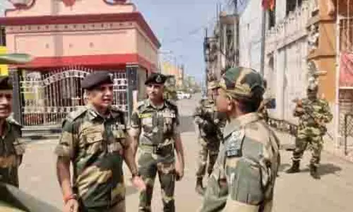 दंगा प्रभावित मुर्शिदाबाद में महिलाओं के लिए BSF रक्षक बनकर आई: NCW chief दंगा प्रभावित मुर्शिदाबाद में महिलाओं के लिए BSF रक्षक बनकर आई: NCW chief